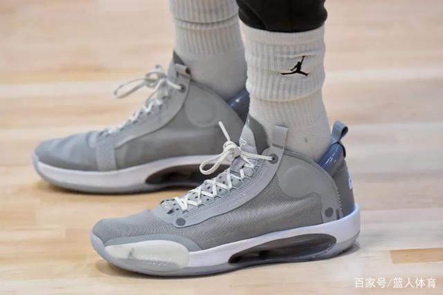 张镇麟30分辽宁轻取广州 高登44分四川负首钢